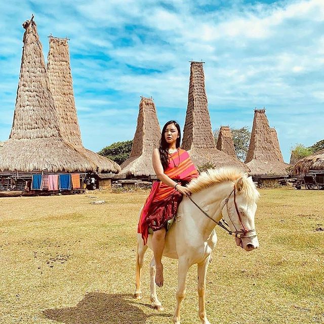 Desa Adat Ratenggaro